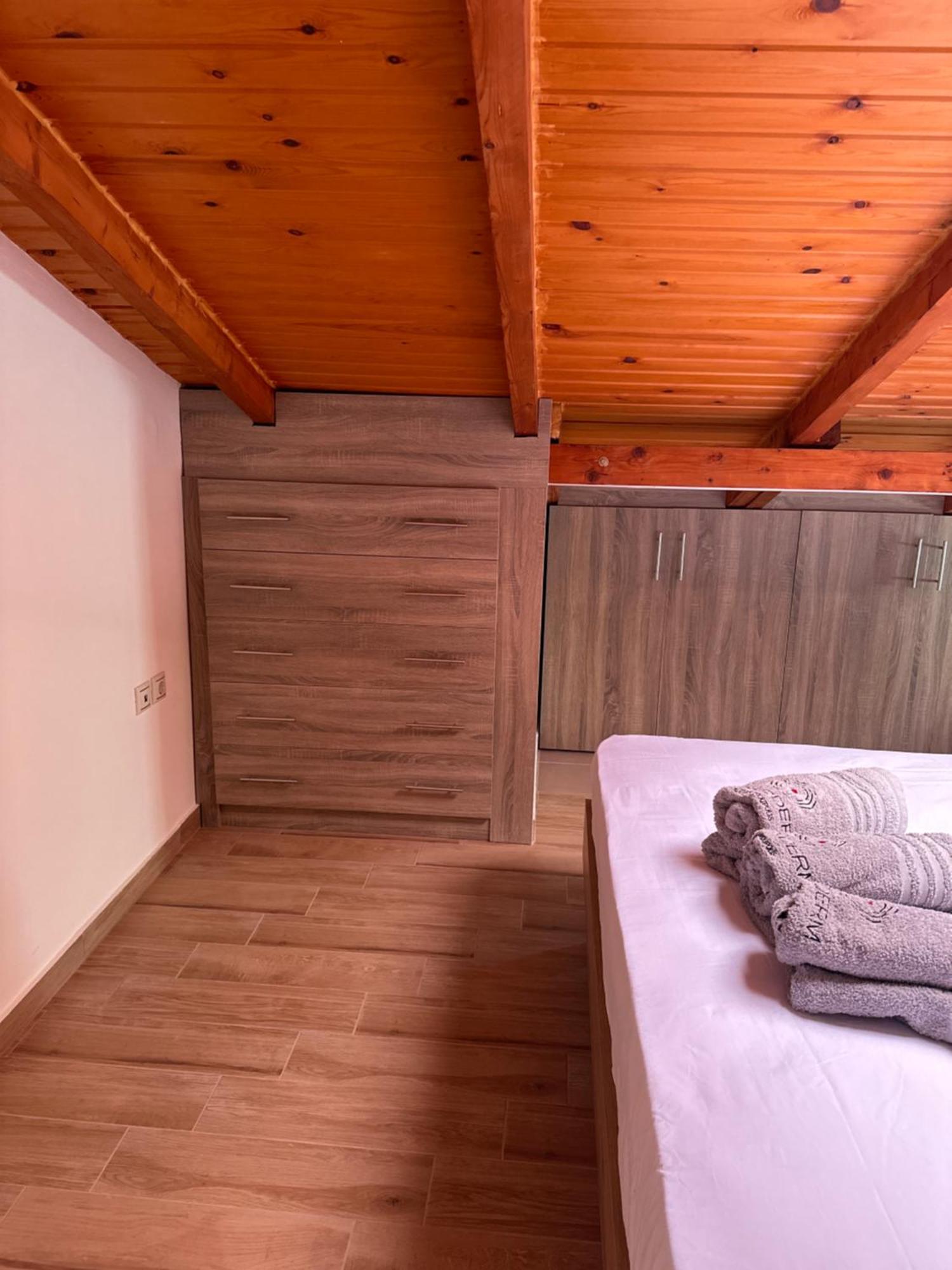 Paris Apartment Néa Khilí Esterno foto